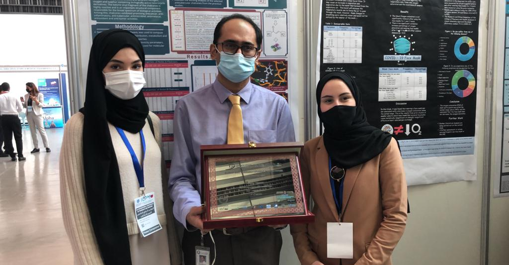 Pharmacy Students Earned Prestigious Awards in DUPHAT 2021