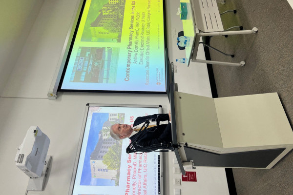 COPHS hosted a lecture by Dr. Donnelly, University of Illinois Chicago (UIC) Retzky College of Pharmacy