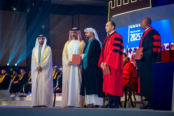 حميد بن راشد يشهد حفل تخريج الفوج الأول لعام 2025 من طلبة جامعة عجمان