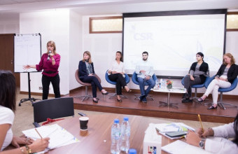 طلبة جامعة عجمان وخريجوها يشاركون في برنامج CSR in Action