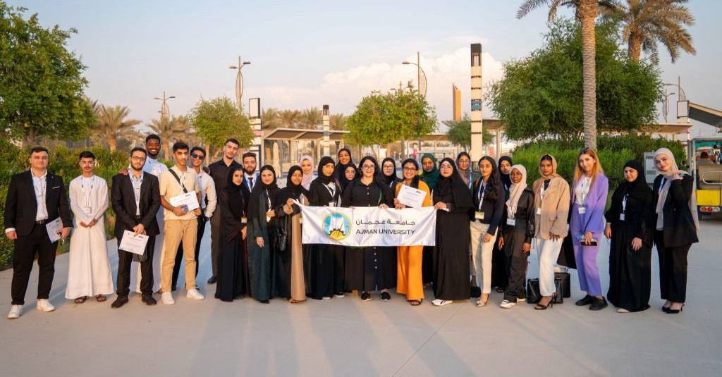 طلبة جامعة عجمان يشاركون في برنامج سفراء المناخ بالتعاون مع وزارة التغير المناخي والبيئة