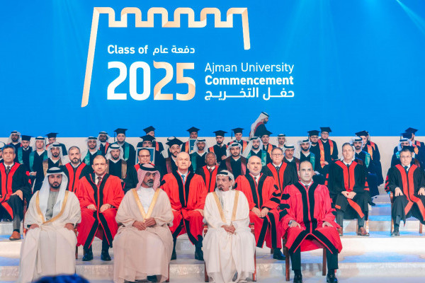 حميد بن راشد يشهد حفل تخريج الفوج الأول لعام 2025 من طلبة جامعة عجمان