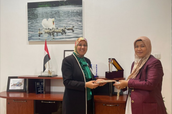 Almarisa Madani University-Indonesia Visits COPHS