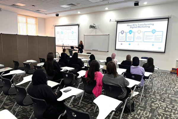 Marketing Students Gain Real-World Insights from Digital Marketing Lecture