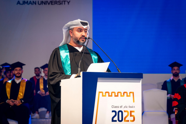 حميد بن راشد يشهد حفل تخريج الفوج الأول لعام 2025 من طلبة جامعة عجمان