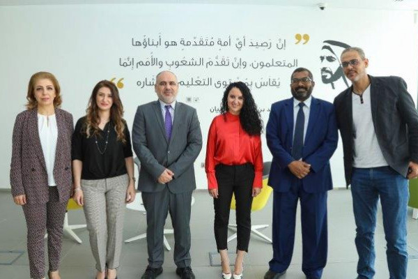 جامعة عجمان تكرم دور النشر المشاركة في معارض الكتاب