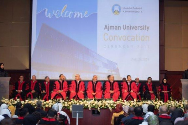 جامعة عجمان تحتفل بالطلبة الجدد