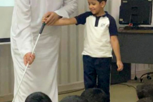 أحمد الكعبي يرفع شعار الأمل في يوم العصا البيضاء العالمي